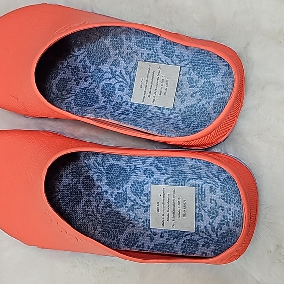 Coral/orange Gardening Rubber Putdoor Clogs Size 7/8 - Picture 4 of 5